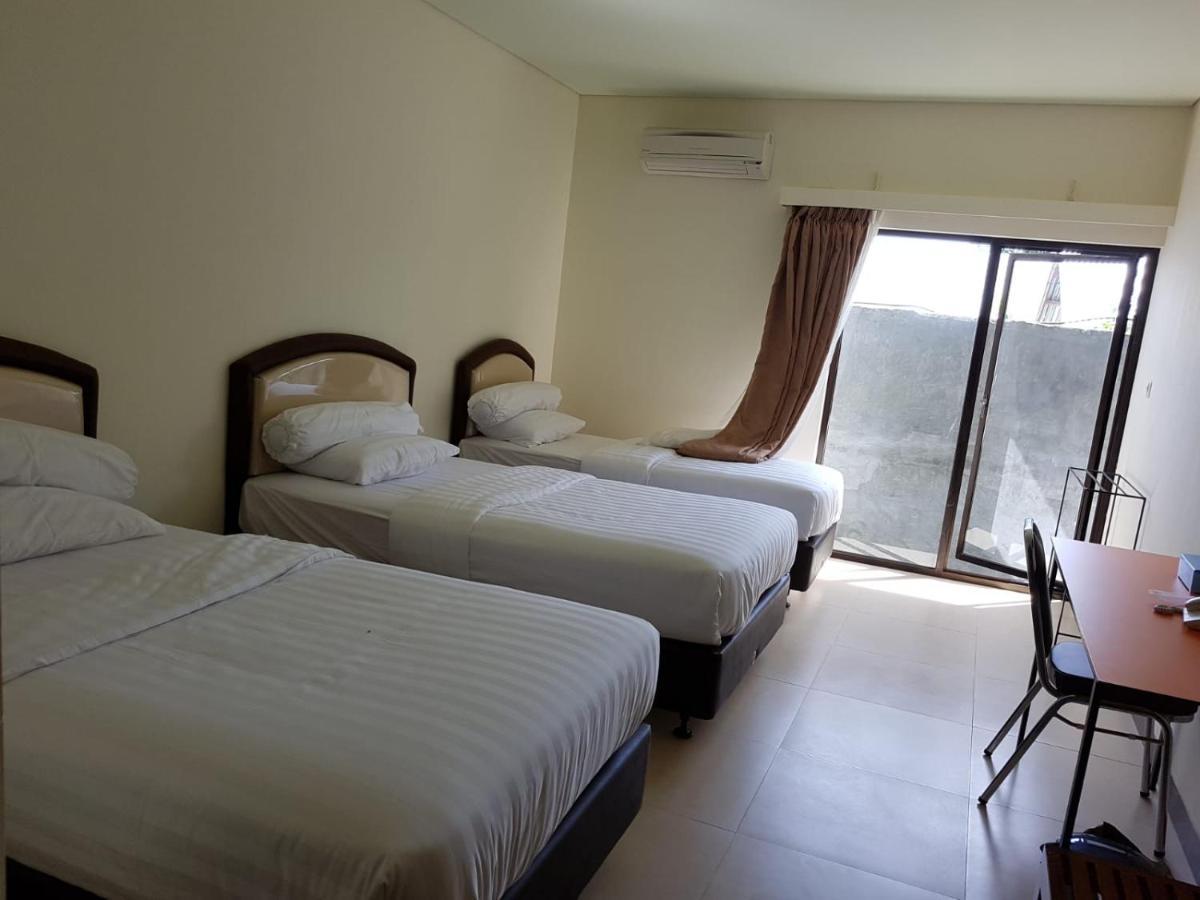 Hotel Larensia Labuan Bajo Dış mekan fotoğraf
