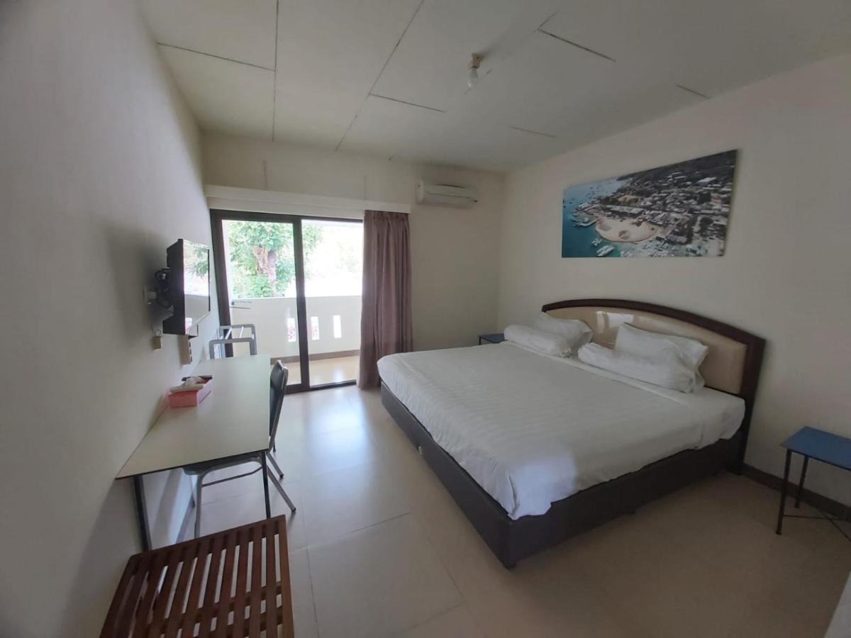 Hotel Larensia Labuan Bajo Dış mekan fotoğraf